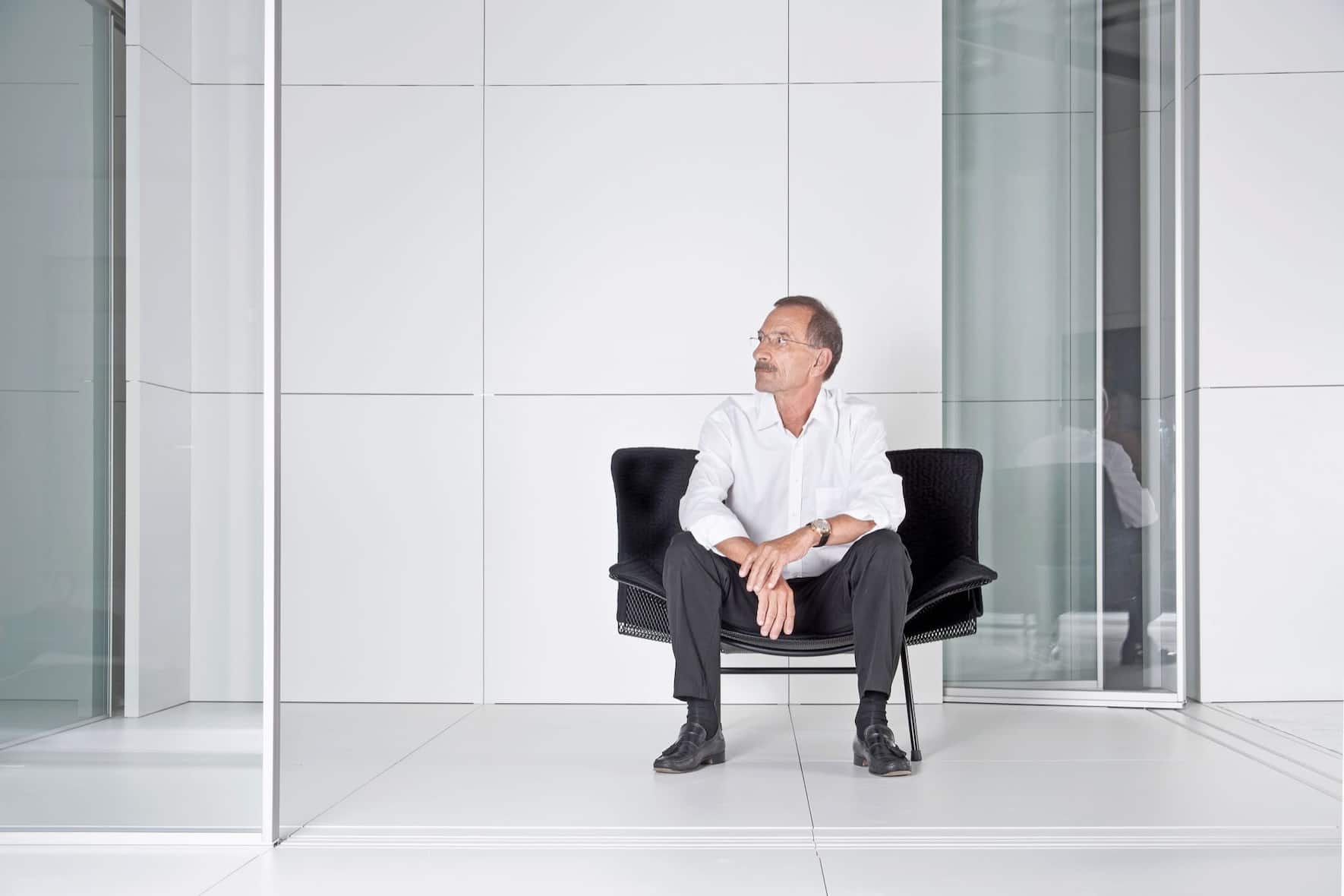 Passionné d’orchidées, Eric Joray, aujourd’hui décédé, est le concepteur de la vitre minimale, qu’il a breveté en 1992. Deux ans plus tard, il dépose la marque Vitrocsa.