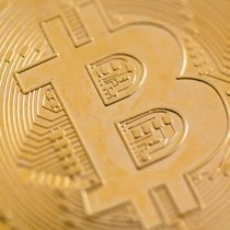 Le bitcoin chutait lundi de 1,69%, à 86'973,06 dollars. (archive)