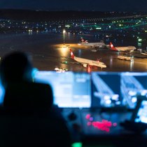 Skyguide a renoué avec les chiffres noirs en 2025, avec un bénéfice consolidé de 55,2 millions de francs. La société a aussi géré plus de vols (illustration).