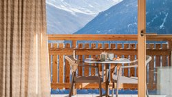 Le Dent Blanche Resort bénéficie d'une vue spectaculaire sur les sommets emblématiques du Valais et le barrage de la Grande Dixence.