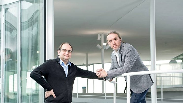 Marc Gruber (à g.) et Pierre Vandergheynst incarnent ce que l'EFPL peut offrir de mieux aux PME.