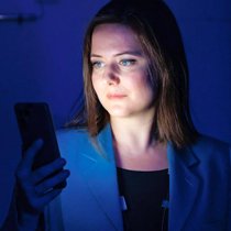 En 2019, Anna Jobin publiait un article de référence intitulé «The global landscape of AI ethics guidelines» dans la revue «Nature Machine Intelligence».
