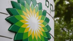 Le mastodonte énergétique se retrouve pris entre deux feux, entre renoncement à ses ambitions climatiques et faiblesse des cours du pétrole. (archive)