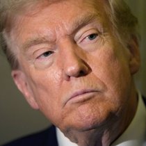 Donald Trump a augmenté de 10% les droits de douane canadiens.