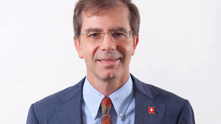 Nicolas Musy, manager de LX Precision, est un fin connaisseur de la Chine. En 1997, il cofonde la China Integrated Consultancy et en 2001, le Swiss Center Shanghai.