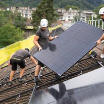 L'initiative solaire demande que toute nouvelle construction ou rénovation soit systématiquement accompagnée d'une installation solaire (archives).