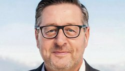 Directeur d’Imadeo à Genève, cabinet de conseil et d’études pour le commerce, Nicolas Inglard est aussi correspondant à l’étranger pour l’Académie des sciences commerciales en Suisse. Il joue le rôle de point de contact local pour la Suisse romande (adhésion, partenariats, événements) auprès de la faîtière Swiss Retail Federation.