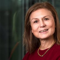 Les domaines d'expertise de Marlis Buchmann, professeure de sociologie, sont l'inégalité sociale, la formation, la profession et le marché du travail, ainsi que le changement culturel.