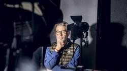 La société Point Prod (en photo, le directeur associé David Rihs) est active au sein d’un bâtiment nommé Le Cube. Ce hub audiovisuel et digital genevois rassemble plusieurs entreprises et agences du Groupe Point Prod Actua, ainsi que la chaîne de télévision Léman Bleu.