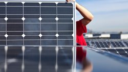 Bruxelles souhaite notamment renforcer la production photovoltaïque en Europe grâce à de nouvelles règles en matière de marchés publics. (Image symbolique)
