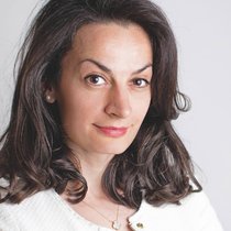 Emi Lorincz est la nouvelle présidente de la Crypto Valley Association, qui compte plus de 250 entreprises et 1000 privés en tant que membres.