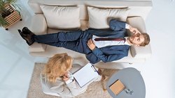 Consulter un psychologue en ligne au lieu de se rendre à son cabinet, c’est le service proposé par la société autrichienne Instahelp.