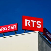 Des dispositions contraignantes en matière de collaboration avec l'industrie audiovisuelle indépendante helvétique devraient être inscrites dans la concession de la SSR (image d'illustration).