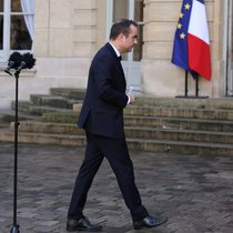 Mi-octobre, S&P Global Ratings avait adressé un avertissement au gouvernement de Sébastien Lecornu en abaissant la note de la dette française de AA- à A+, l'accompagnant d'une perspective stable (archives).