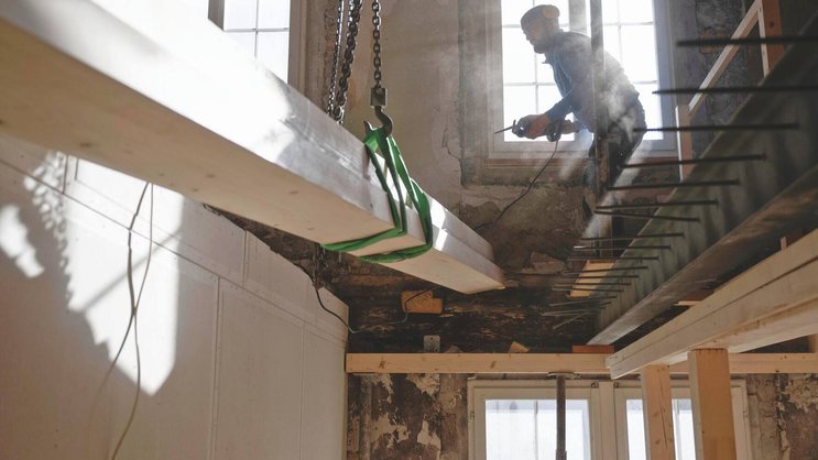 Dans le secteur de la construction, les prix de nombreux composants comme le métal, les tuiles ou les ossatures en bois se sont envolés.