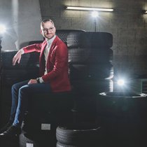 Freddie Bussy est le fondateur de Bussy Watches et gérant du garage Bussy-Riviera.