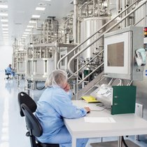 Installé à Fribourg depuis 1996, le géant pharma belge va créer 80 emplois supplémentaires d'ici 2030 et dépasser le cap des 800 collaborateurs.