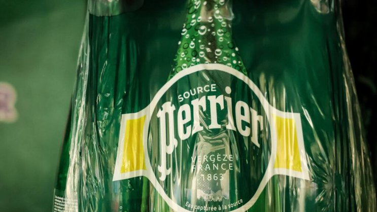 Nestlé Waters & Premium Beverages, qui produit en France les eaux Perrier, Vittel, Contrex ou encore Hépar, conteste "fermement" les demandes d'UFC-Que Choisir, "notamment les allégations mettant en cause la sécurité alimentaire des produits".