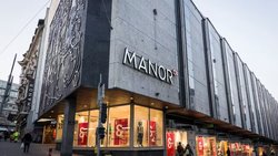 La succursale de Manor de Genève reste populaire auprès de différents types d'acheteurs