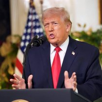 Le président Donald Trump s'est adressé à la nation américaine en direct, gardant son cap économique et fustigeant les immigrés et son prédécesseur.