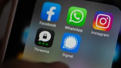 La révision prévue par le Conseil fédéral en janvier 2025 touche aussi les prestataires de services qui fournissent des services de messageries, de VoIP, de VPN, de cloud ou de mail. C'est par exemple le cas de Whatsapp, ou des entreprises suisses Threema ou Protonmail (archives).
