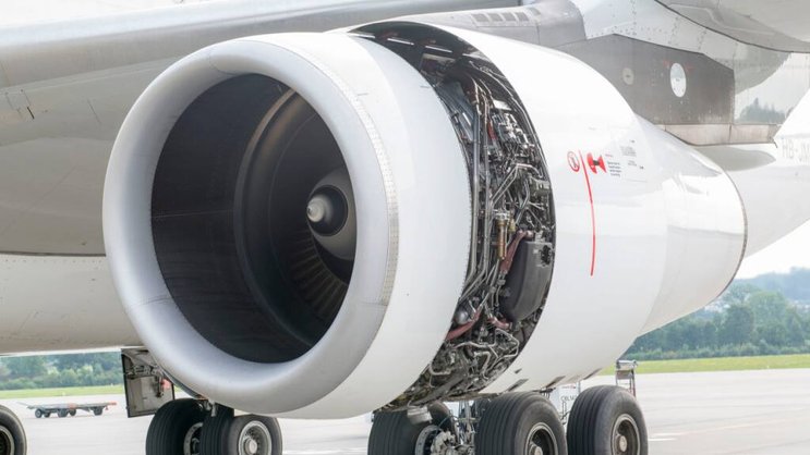 La détonation survenue dans le moteur a laissé apparaître une flamme, selon des images vidéo diffusées par le site en ligne du Blick. Les passagers ont finalement pu décoller à bord d'un avion de remplacement (photo symbolique).