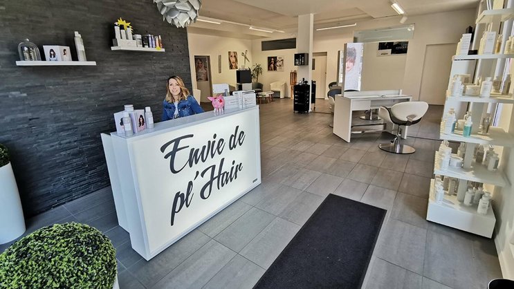 Cristina Silva, coiffeuse à Neuchâtel, a reçu une suspension de son loyer commercial du mois d’avril par le fonds Bonhôte-Immobilier.