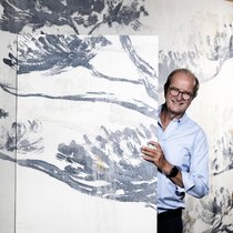 Alain Nicod chez lui, dans sa maison à Grandvaux (VD).