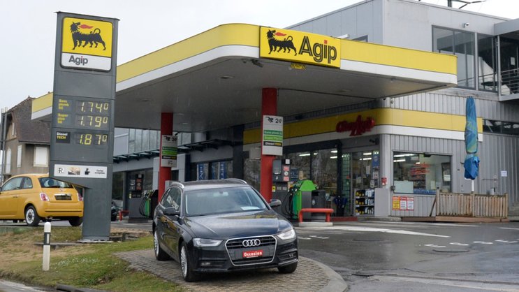 Les experts tablent sur une poursuite de la hausse des prix de l'essence. Ici à Tolochenaz. (archive).