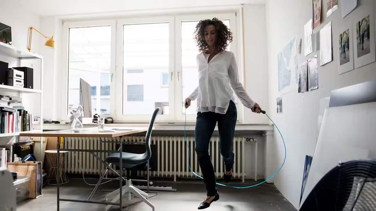 Toujours en déplacement, toujours stressé: les emplois de cadres supérieurs peuvent se révéler très exigeants.