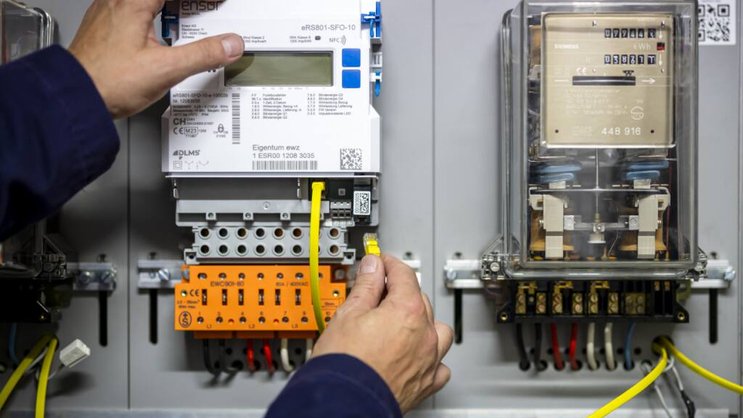 Plus de la moitié des ménages suisses sont actuellement équipés d'un compteur dit intelligent. L'objectif de 80% d'ici fin 2027 reste réaliste, selon le Conseil fédéral (archives).