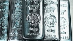 L'argent s'échange à environ 73 dollars, loin de son pic de plus de 120 dollars atteint il y a deux mois. (archive)