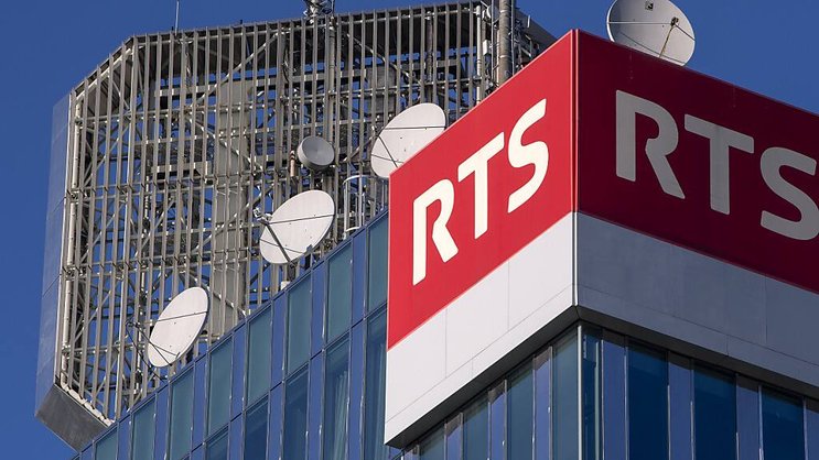 Face aux restructurations prévues en 2025 à la RTS, son personnel propose 20 recommandations et un appel inédit aux cadres pour éviter le plus de licenciements possible (archives).