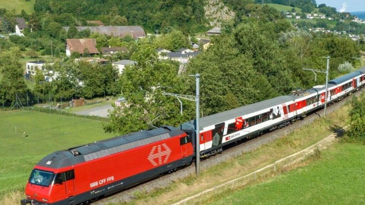 Le train "Education et Découverte" fait halte 12 à 15 fois par an. Il a déjà accueilli 17'000 élèves depuis son lancement en 2003.