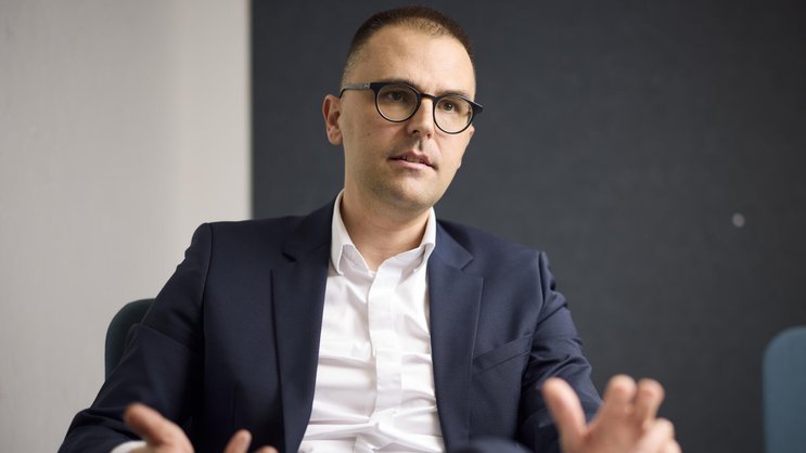 L’entreprise dirigée par Marcin Pietrzyk a presque doublé son chiffre d’affaires depuis 2022. Elle mise sur l’IA agentique pour soutenir sa croissance.