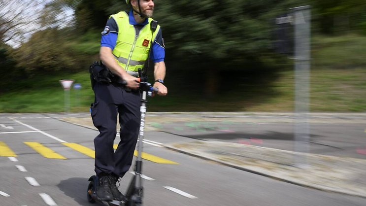 L:a police valaisanne a mis la main et séquestré deux trottinettes pouvant dépasser les 100 km/h (Photo prétexte).