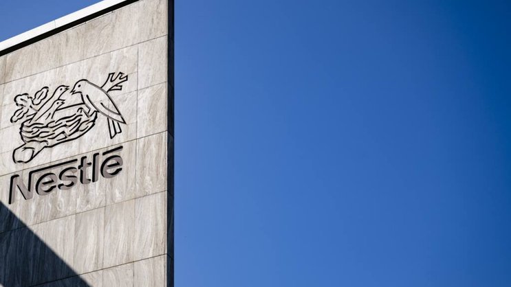 Nestlé a réagi à l'annonce de l'ouverture de deux enquêtes pénales en France, disant exprimer ses "plus sincères condoléances aux familles qui sont en deuil" à la suite du décès de deux nourrissons. (archive)
