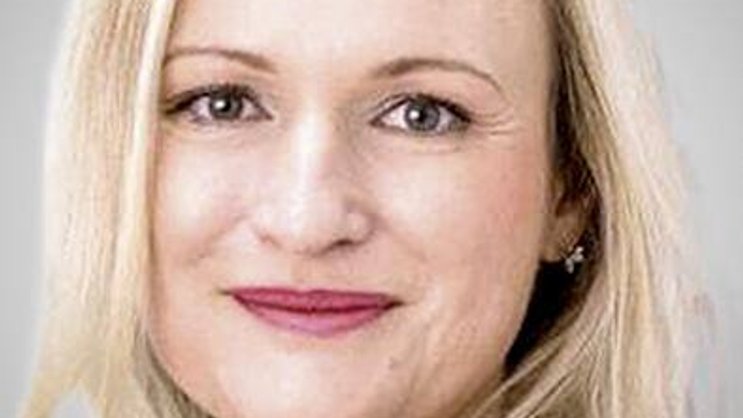 Velina Peneva: Responsable investissements, Swiss Re