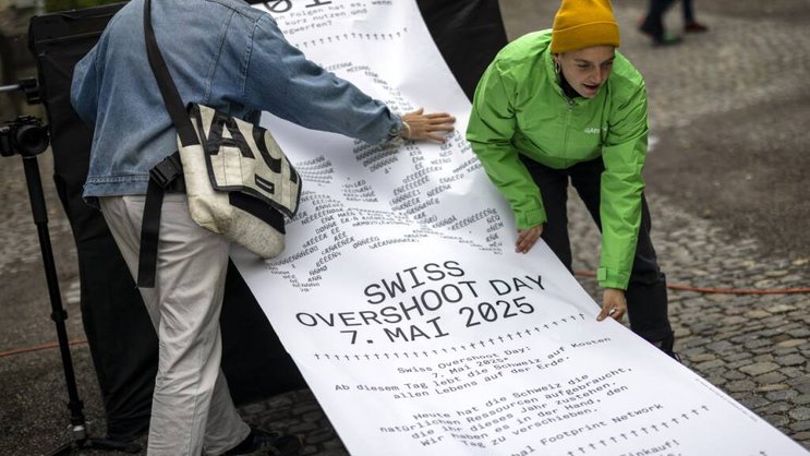 Alors que la Suisse a épuisé ses ressources pour l'année en cours, Greenpeace présente l'addition.