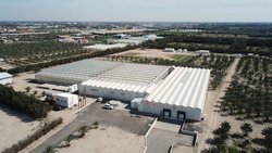 Après deux ans de tests au Koweït, la scale-up vaudoise CleanGreens a signé un contrat pour construire la plus grande ferme aéroponique du monde. La surface de production s’élévera à 24 000 m².