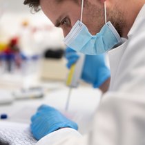En termes de volume, c'est le domaine de la santé qui prend la première place des financements de jeunes pousses suisses. (archive)
