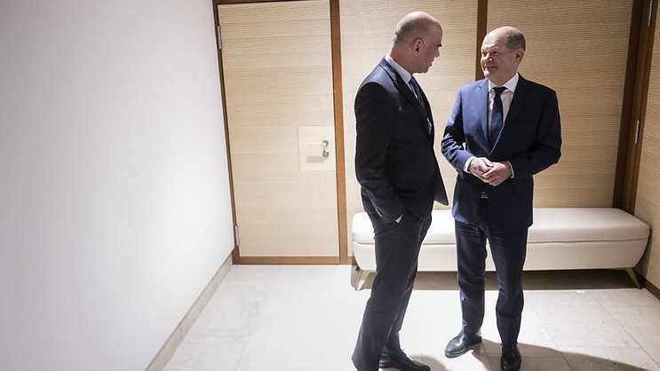 Le président de la Confédération Alain Berset et le chancelier allemand ont discuté quelques minutes à Davos (GR).