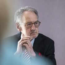 Le président des éditeurs alémanique Andrea Masüger veut faire passer les plateformes d'IA à la caisse pour l'utilisation des contenus journalistiques.