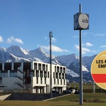Le groupe biopharmaceutique UCB, dont le siège est à Bruxelles, est présent dans le monde entier. En 1996, il a choisi la région de Bulle (FR) pour y implanter un site de production.