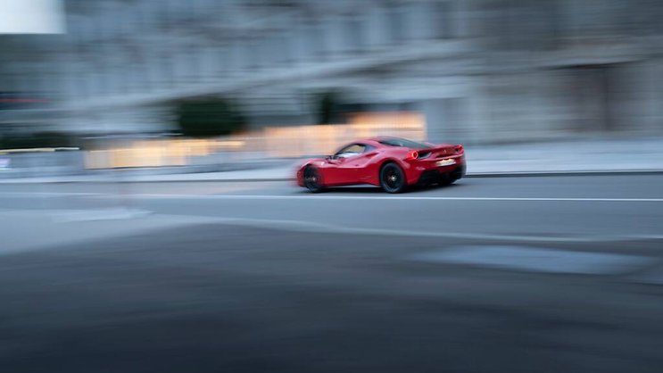 Ferrari s'apprête à faire le grand saut vers un modèle 100% électrique, une voiture sportive attendue avant la fin de 2025. (archives)