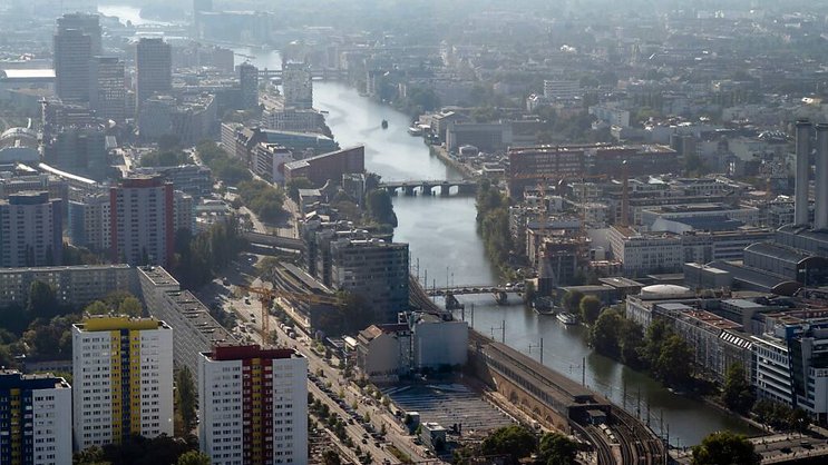 Les consommateurs allemands sont pour le troisième mois d'affilée un peu plus pessimistes concernant l'évolution économique au cours des douze prochains mois, selon le GfK.