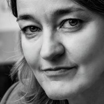 Sophie Dubuis fait sa première expérience dans le privé lorsqu’elle obtient le poste de directrice de Bucherer Genève, le mythique détaillant horloger et joaillier, racheté l’an passé par Rolex.