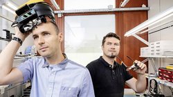 Les lunettes de Tomas Kubes (à g.) et Tomas Sluka seront bientôt commercialisées.