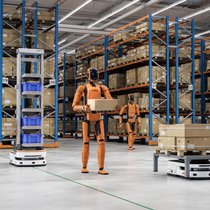 3D Render: Autonomous AI-Enabled General Purpose Humanoid Robots and AGV Working at Distribution Center. Automated Fulfillment Center or Warehouse. Industrial Automation by Artificial Intelligence
Ia_Autonome