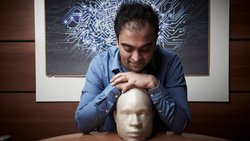 MindMaze (en photo: le CEO, Tej Tadi) combine jeux vidéo et réalité virtuelle pour aider notamment les patients souffrant de maladies dégénératives.